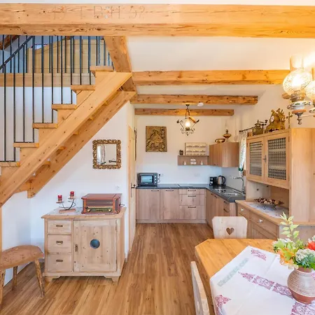 Haus Sunnseit'n Holiday home Pollauberg